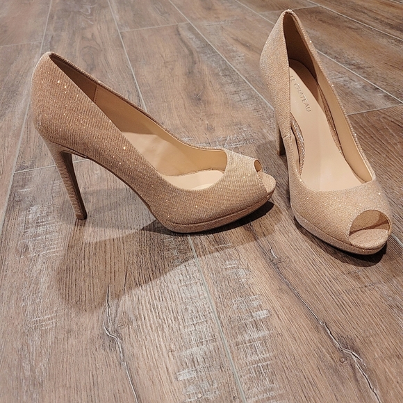 NEW Le Chateau Cream Sparkle heels. Size 38 (size 7 U.S.) - Picture 2 of 5